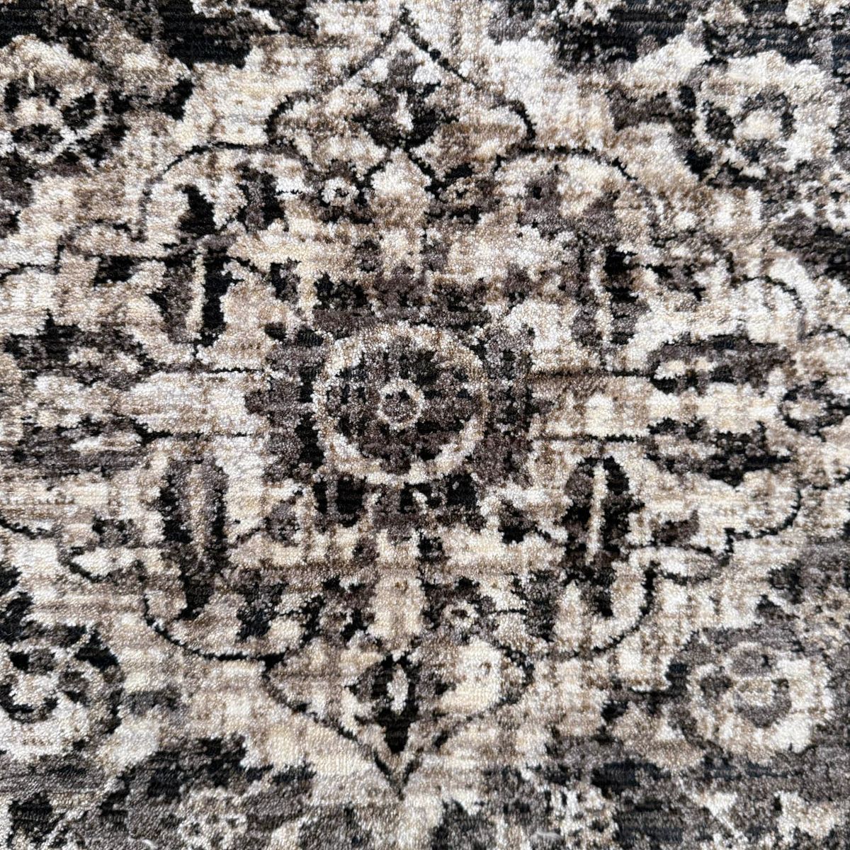 Kian Rug (Ivory & Ink)